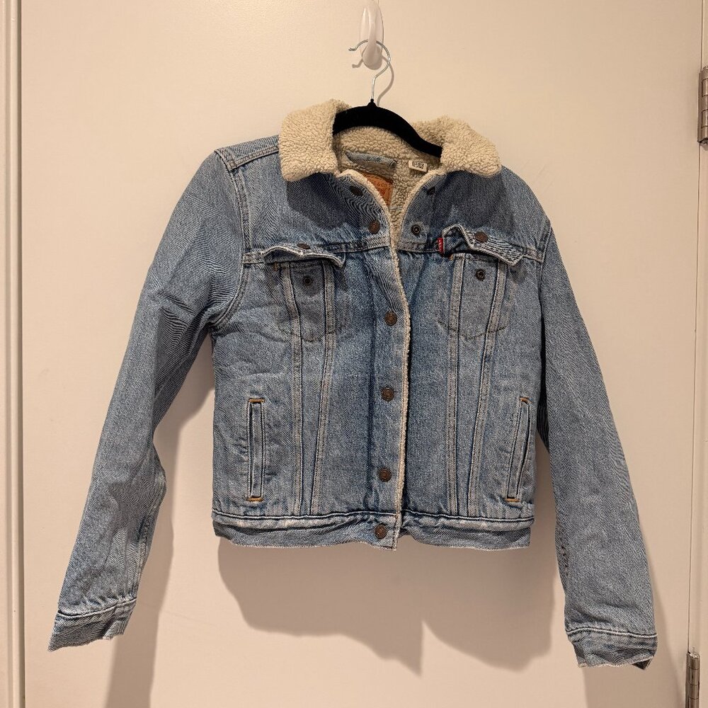 Levi’s Sherpa Lined Denim Jacket – Light Wash – Women’s XS - $55